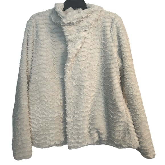 PATAGONIA WOMENS PELAGE FAUX FUR JACKET CREAM WHITE COLOR - Picture 4 of 11